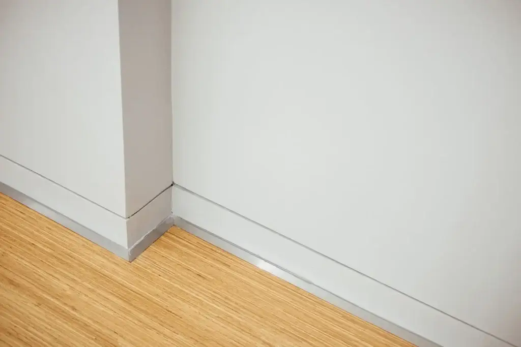 How to clean baseboards