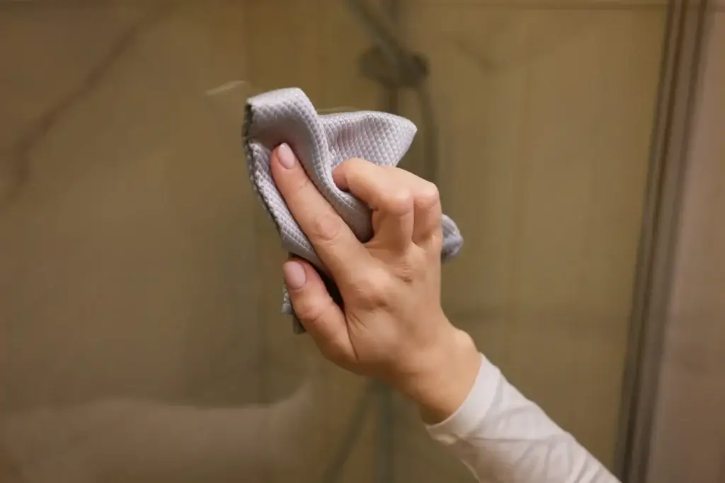 How to clean glass shower doors