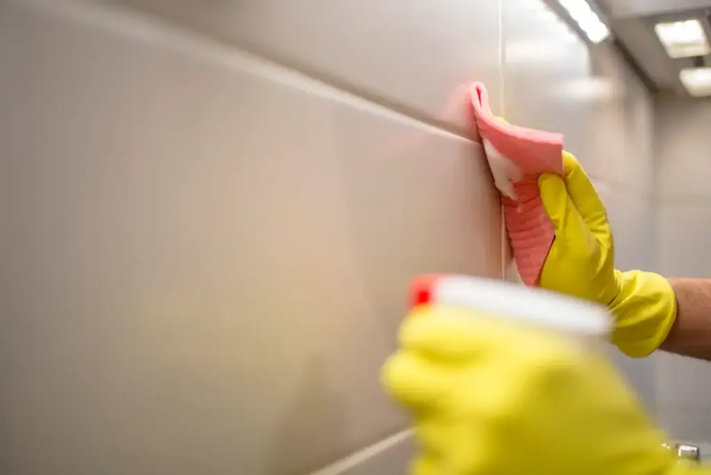 How to clean walls