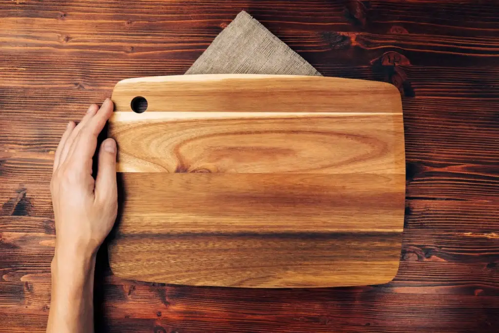 how-to-clean-wooden-cutting-board