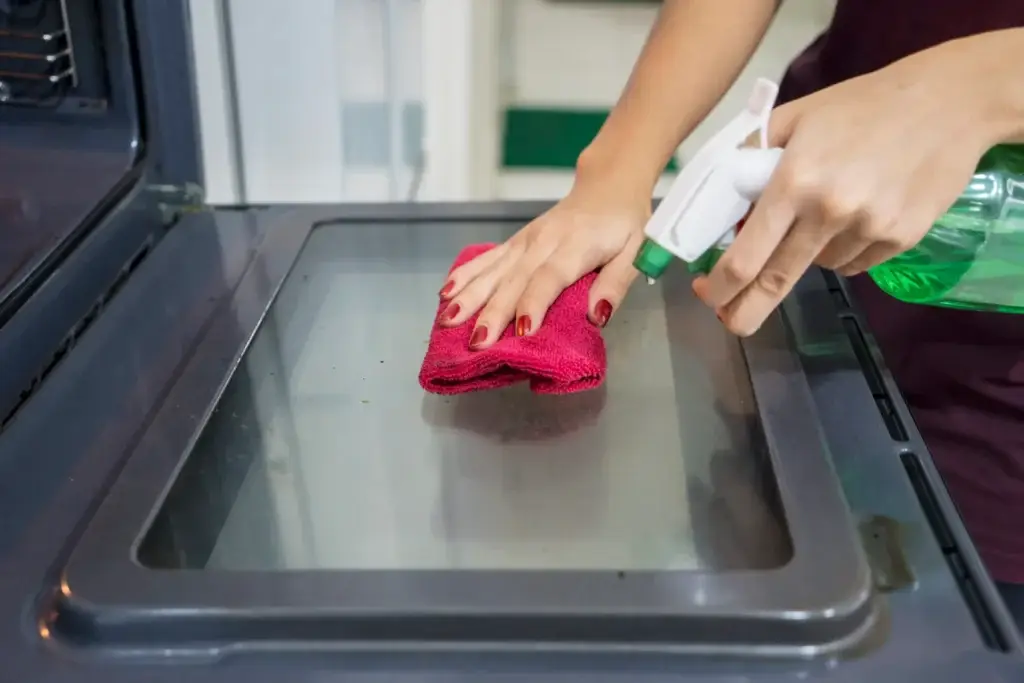 How to Clean Oven Door Glass